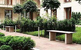 Adler Apartments